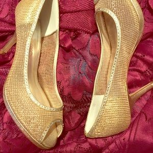 Beautiful shoes- Great for the HOLIDAYS
